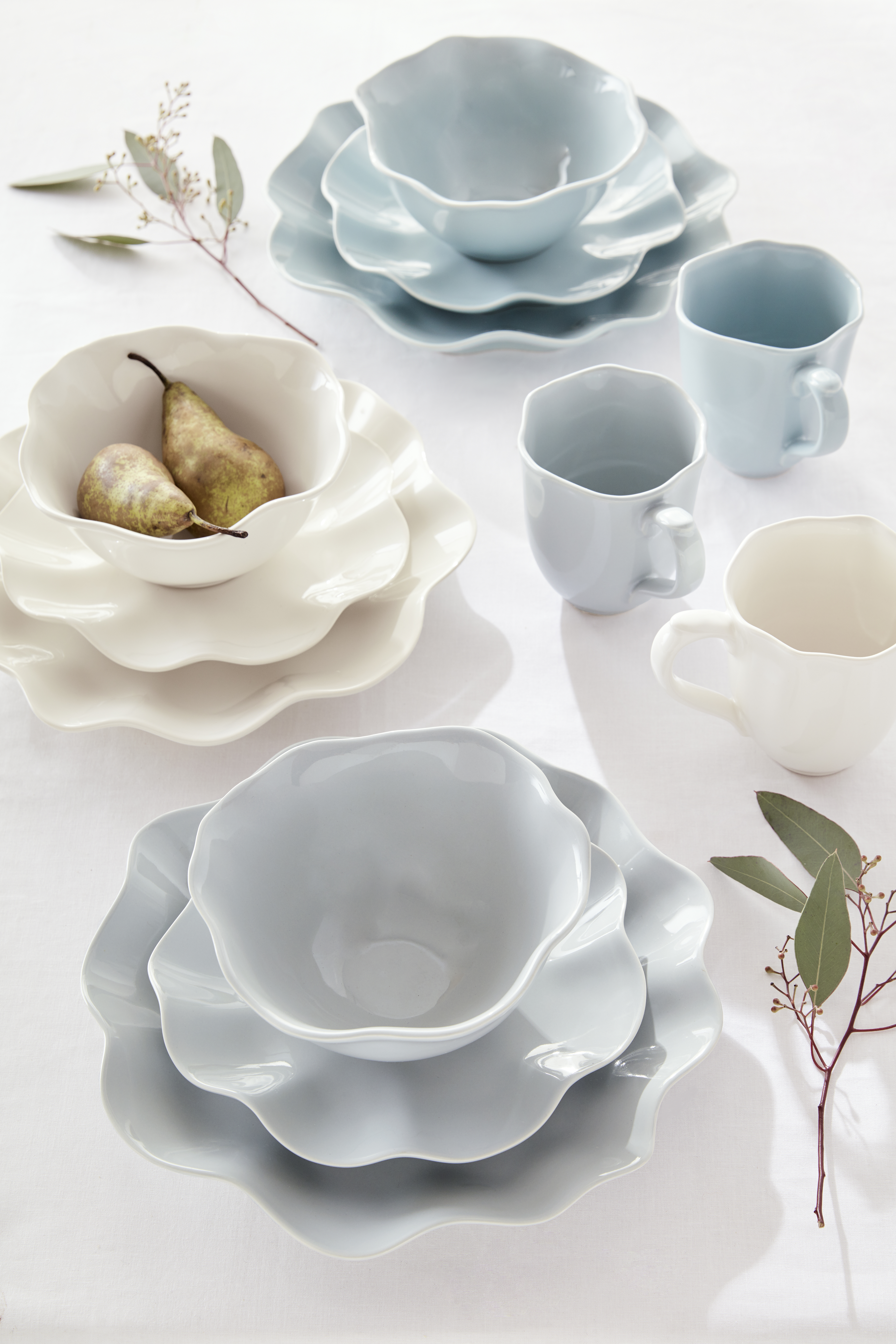 Sophie Conran Floret 4 Piece Place Setting, Dove Grey image number null